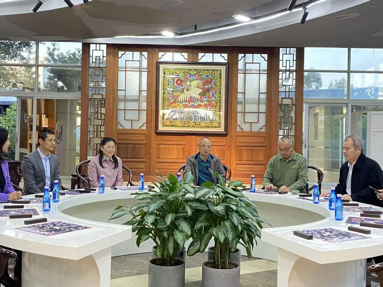 “政校企”三方联动，校友经济助推区域发展| 校友办一行走访花都校友及企业